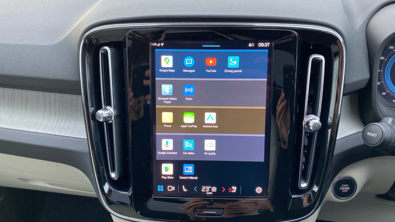 Volvo XC40 2.0 B4P Ultra Dark 5dr Auto Petrol Estate